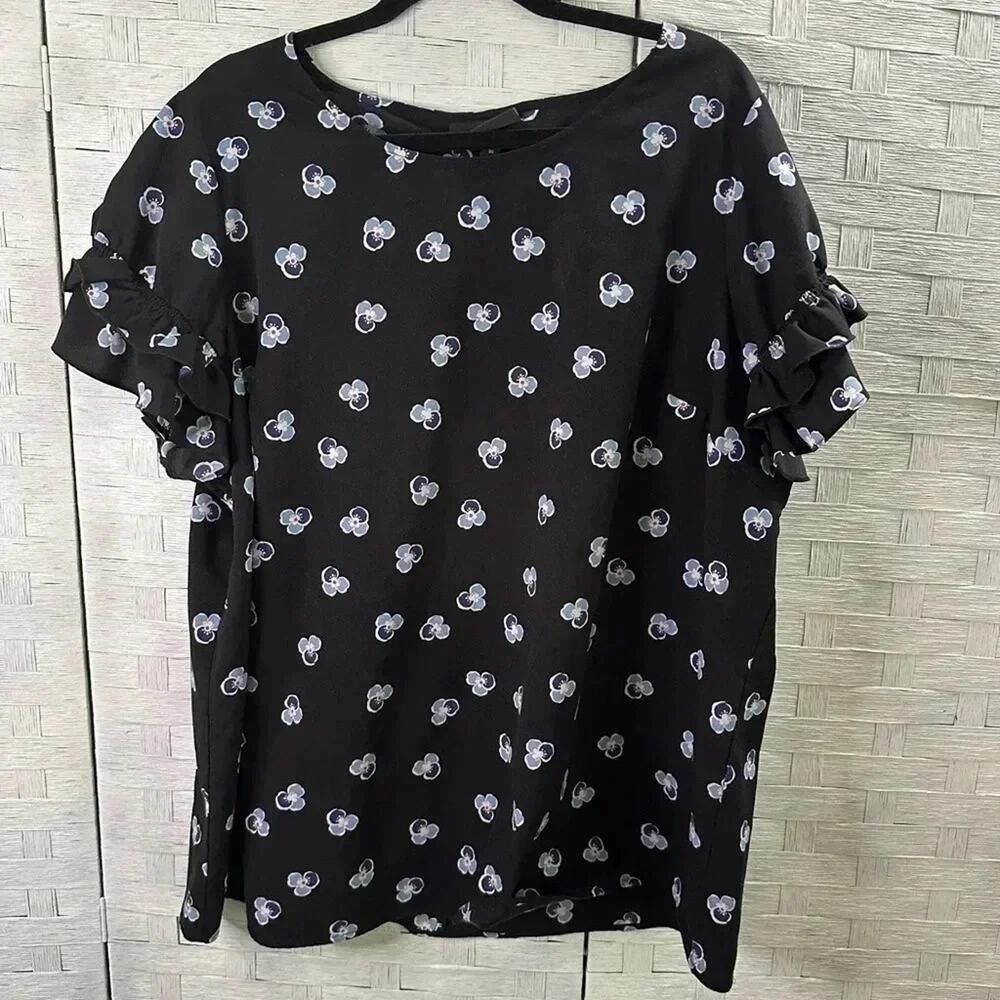 Lane Bryant Blouse Black floral ruffle sleeve Plus size in excellent‎ condition